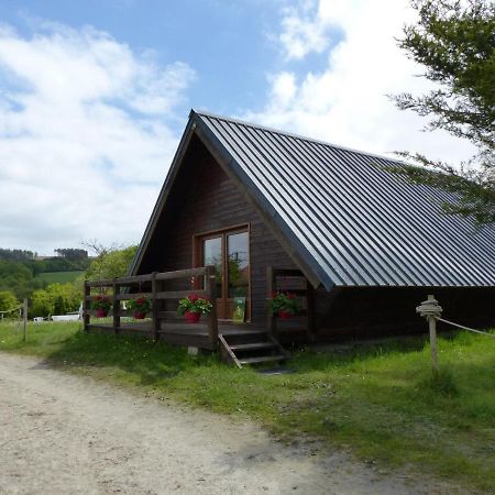 Chalet Familial Pres De Vichy, Terrasse, Animaux Acceptes - Fr-1-489-274 Le Vernet  Εξωτερικό φωτογραφία