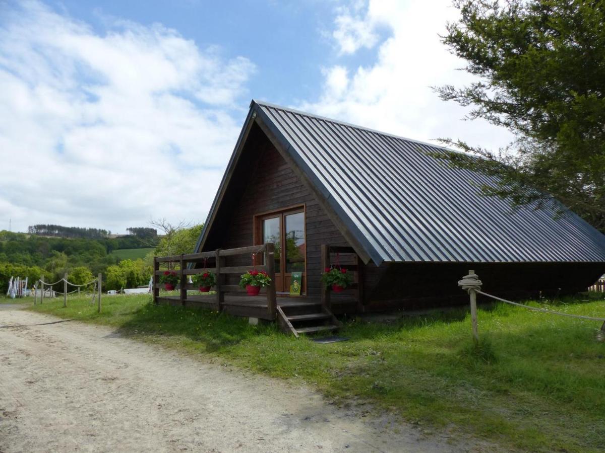 Chalet Familial Pres De Vichy, Terrasse, Animaux Acceptes - Fr-1-489-274 Le Vernet  Εξωτερικό φωτογραφία